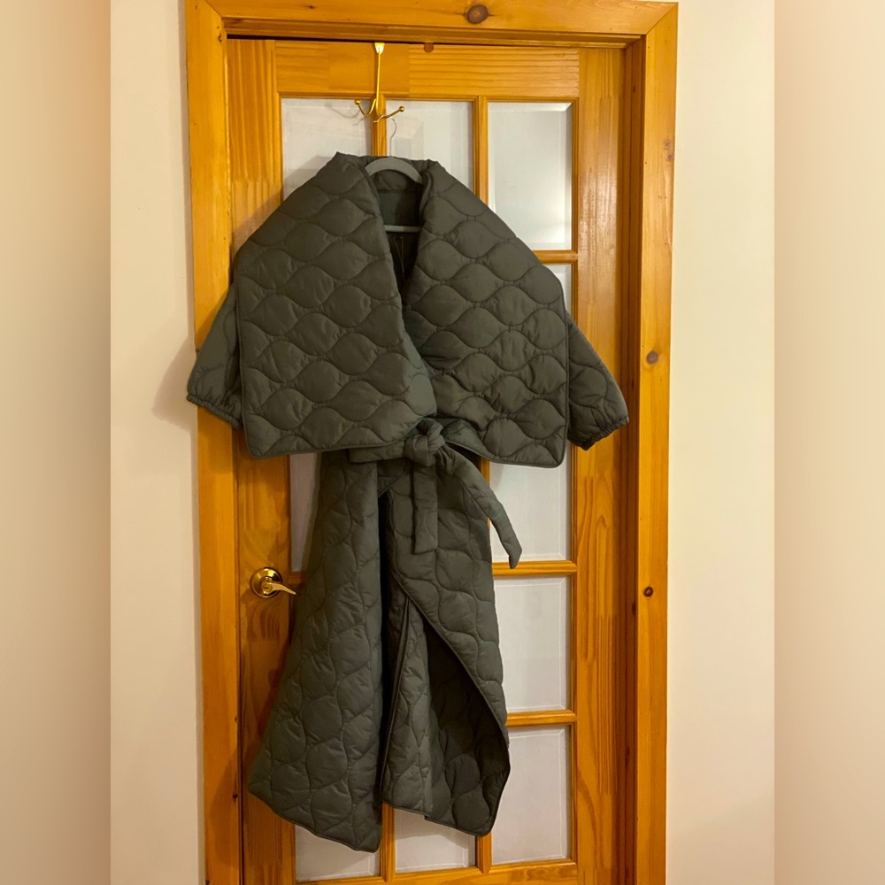 BRAND NEW SKIMS quilted robe grey
